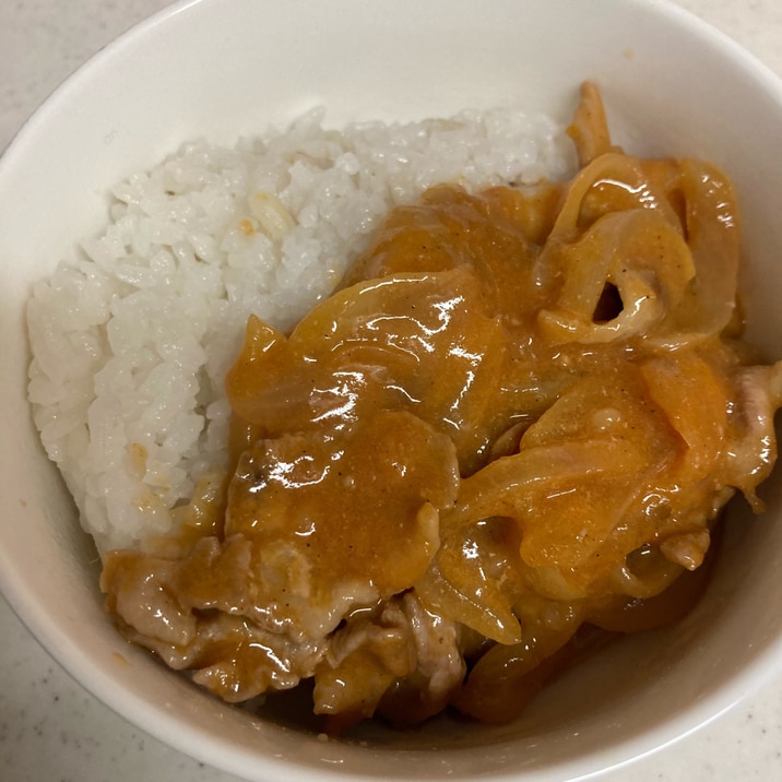 ルーを使わず白ワインが香る、ビーフストロガノフ!